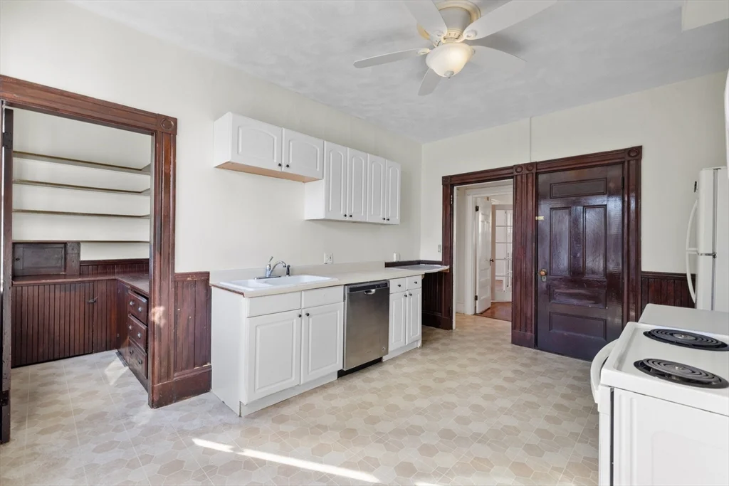 4 bed, 1.5 bath apartment for rent at 109 Lakeview Ave Unit 109, West Cambridge — photo 9 of 21