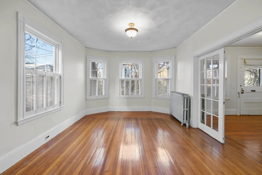 4 bed, 1.5 bath apartment for rent at 109 Lakeview Ave Unit 109, West Cambridge — photo 4 of 21