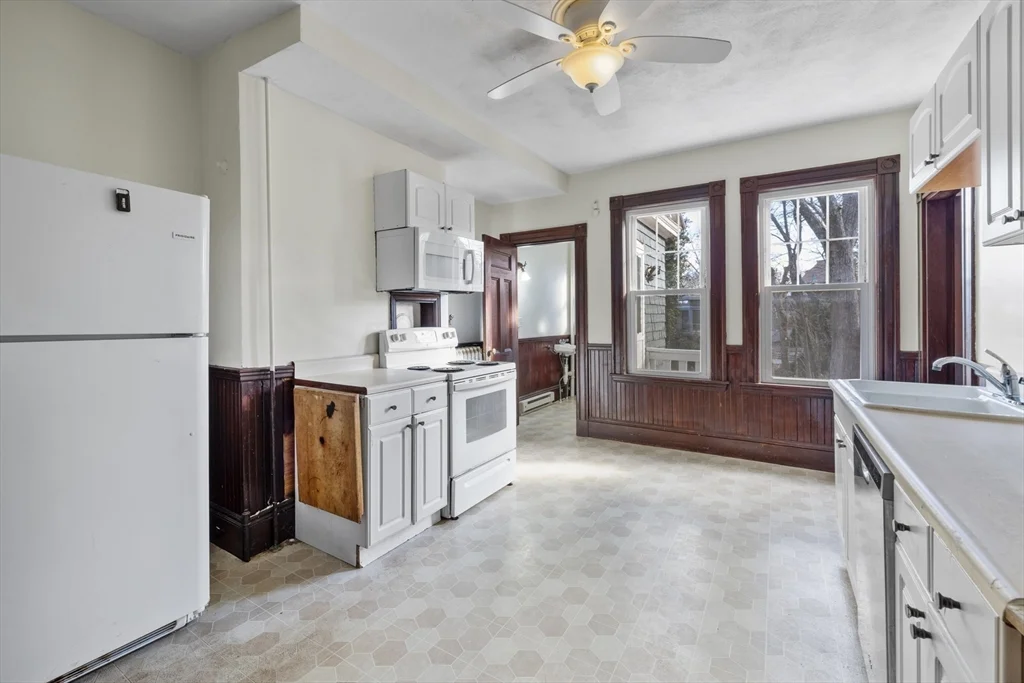 4 bed, 1.5 bath apartment for rent at 109 Lakeview Ave Unit 109, West Cambridge — photo 7 of 21