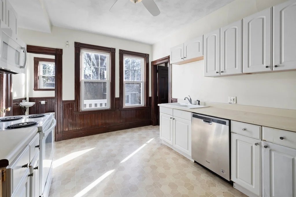 4 bed, 1.5 bath apartment for rent at 109 Lakeview Ave Unit 109, West Cambridge — photo 8 of 21