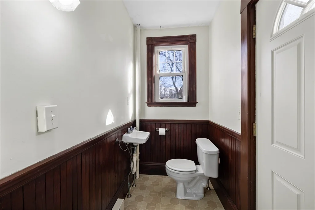 4 bed, 1.5 bath apartment for rent at 109 Lakeview Ave Unit 109, West Cambridge — photo 11 of 21