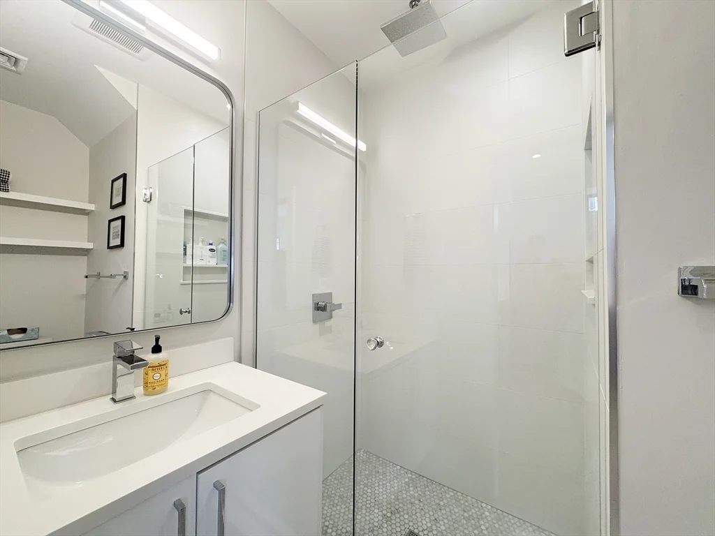 2 bed, 2 bath apartment for rent at 109 Liverpool St Unit 1, East Boston — photo 7 of 20