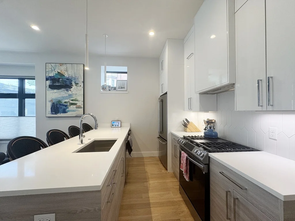 2 bed, 2 bath apartment for rent at 109 Liverpool St Unit 1, East Boston — photo 3 of 20