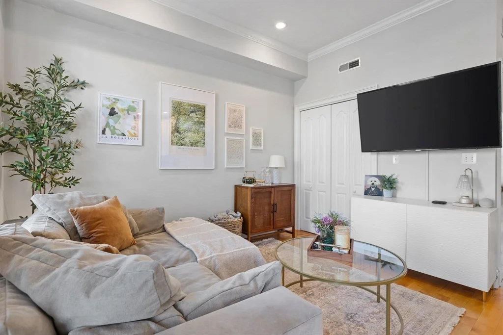 1 bed, 1 bath apartment for rent at 109 N St Unit 3, South Boston — photo 5 of 19