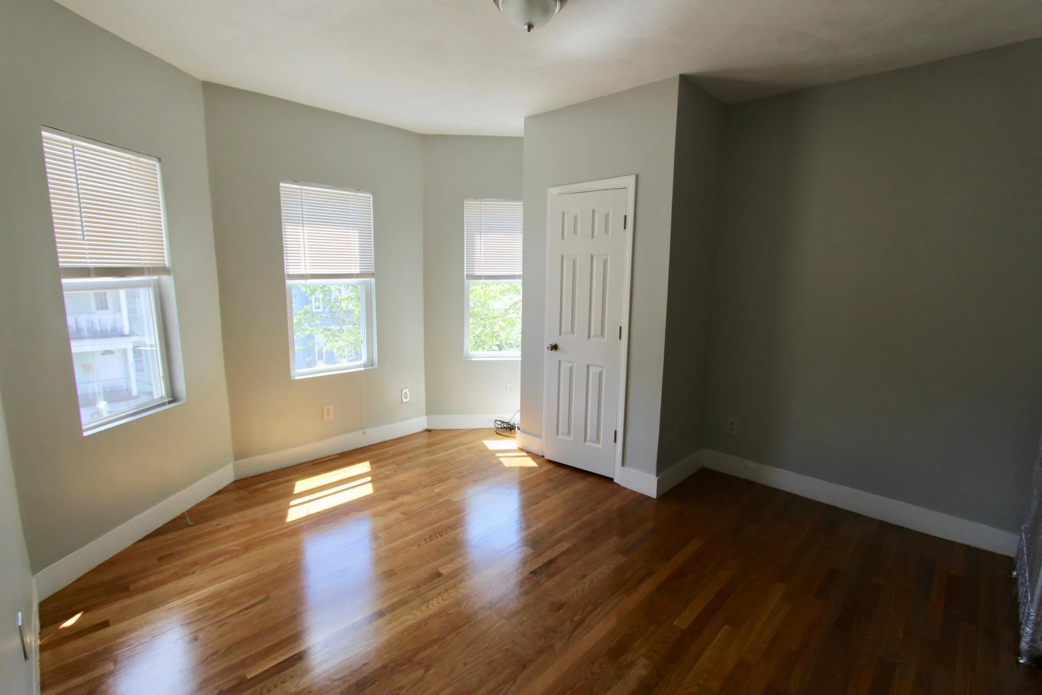 4 bed, 2 bath apartment for rent at 109 Pleasant St Unit 1, Dorchester — photo 6 of 11