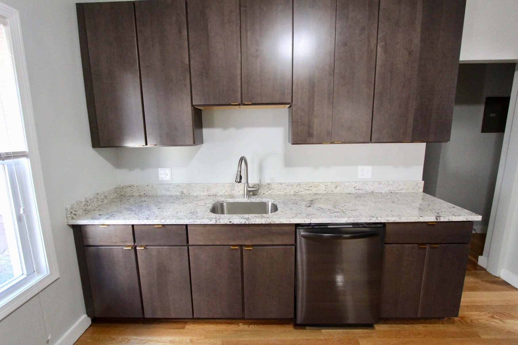 4 bed, 2 bath apartment for rent at 109 Pleasant St Unit 1, Dorchester — photo 3 of 11