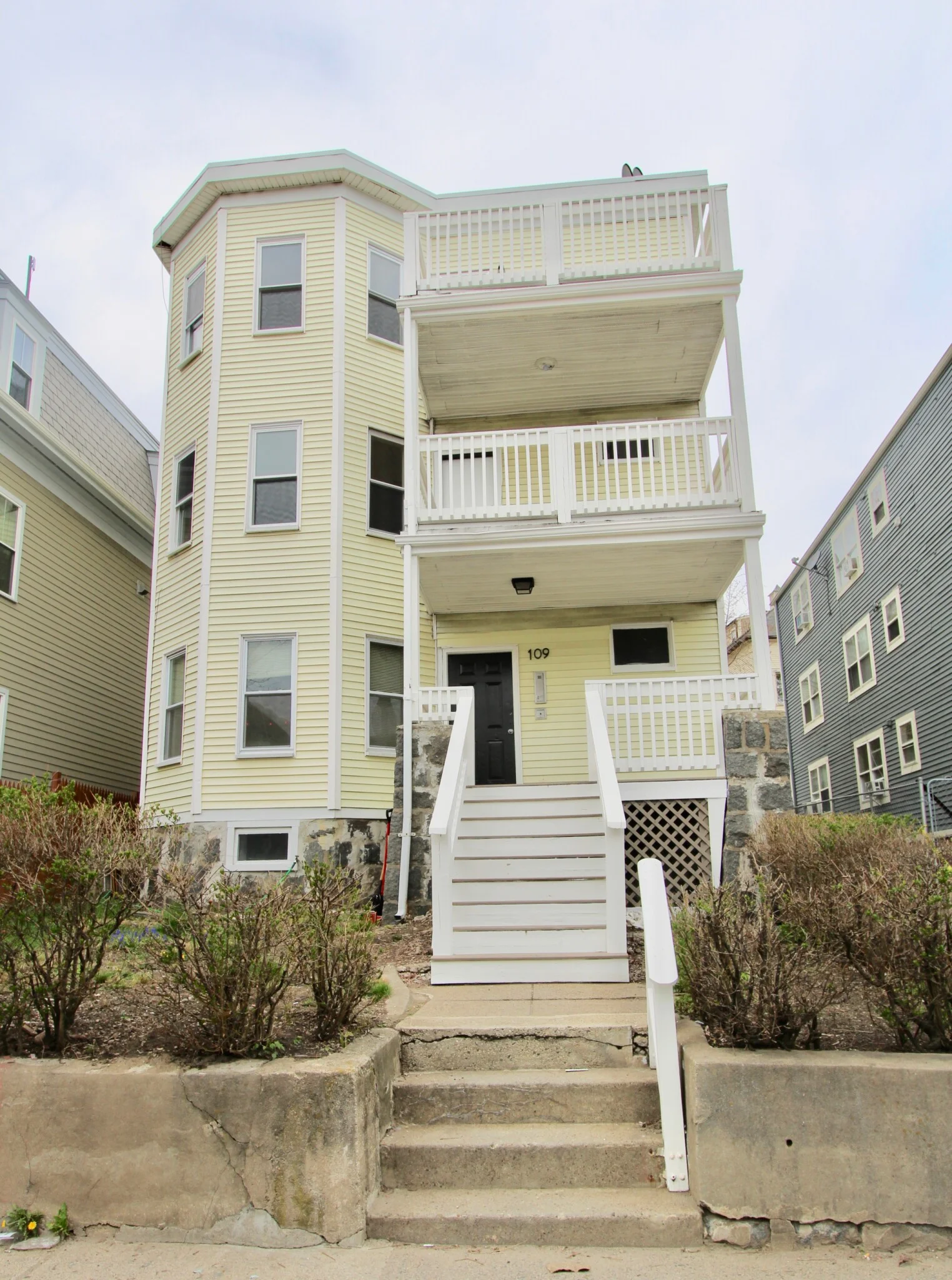 4 bed, 2 bath apartment for rent at 109 Pleasant St Unit 1, Dorchester — photo 10 of 11