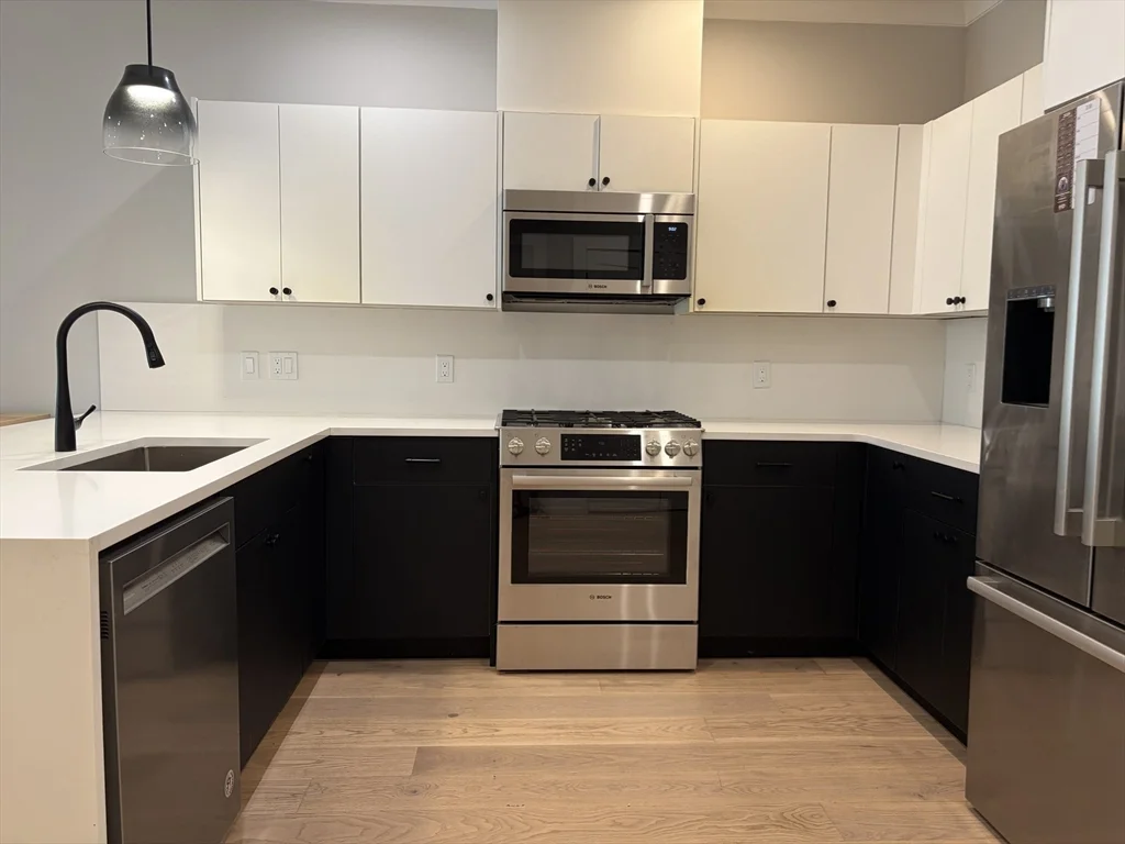 1 bed, 1 bath apartment for rent at 109 Prospect St Unit 102, Union Square — photo 2 of 21