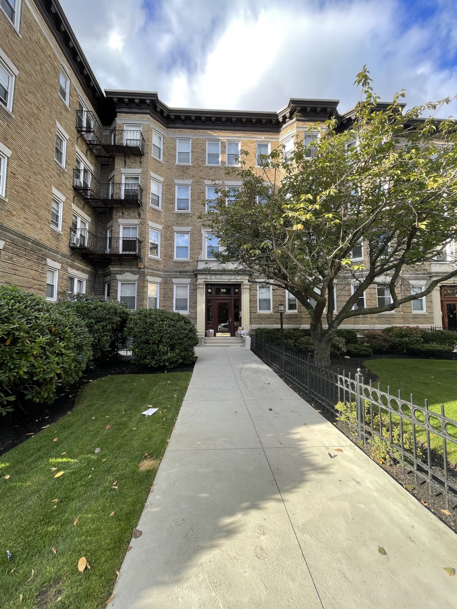 1 bed, 1 bath apartment for rent at 109 Queensberry St Unit 9, Fenway — photo 7 of 10