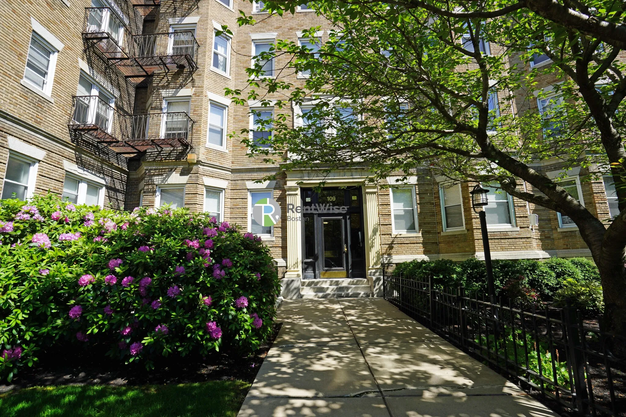 1 bed, 1 bath apartment for rent at 109 Queensberry St Unit B, Fenway — photo 12 of 13
