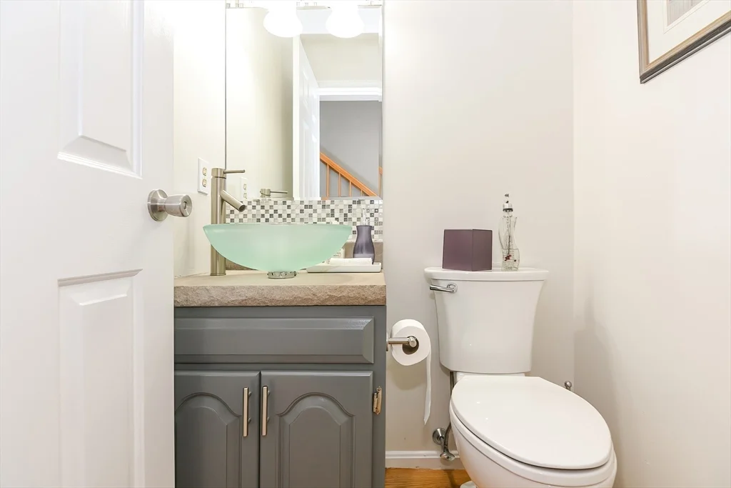 3 bed, 2 bath apartment for rent at 109 Salem St Unit 205, Revere — photo 8 of 33