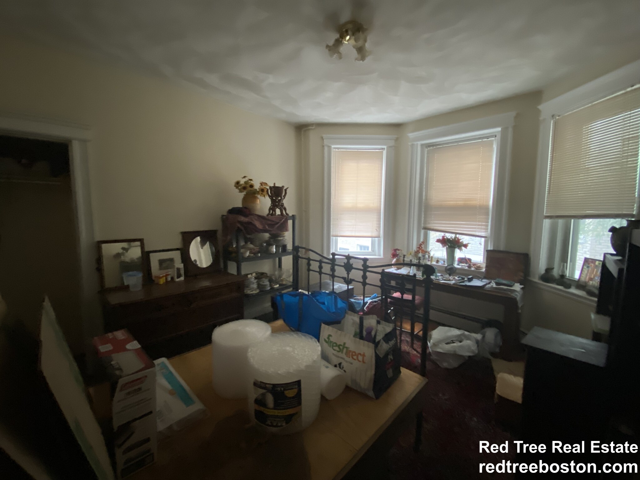 Studio bed, 1 bath apartment for rent at 109 Strathmore Rd Unit 11, Brighton — photo 9 of 16