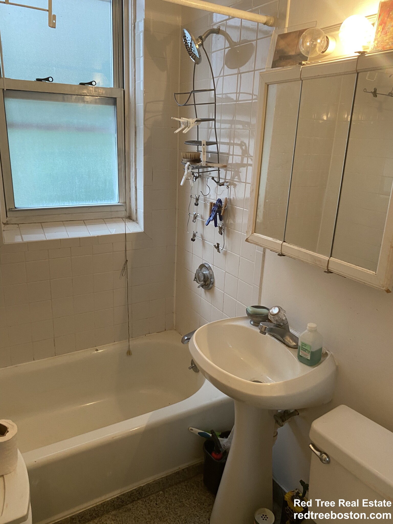 Studio bed, 1 bath apartment for rent at 109 Strathmore Rd Unit 11, Brighton — photo 15 of 16