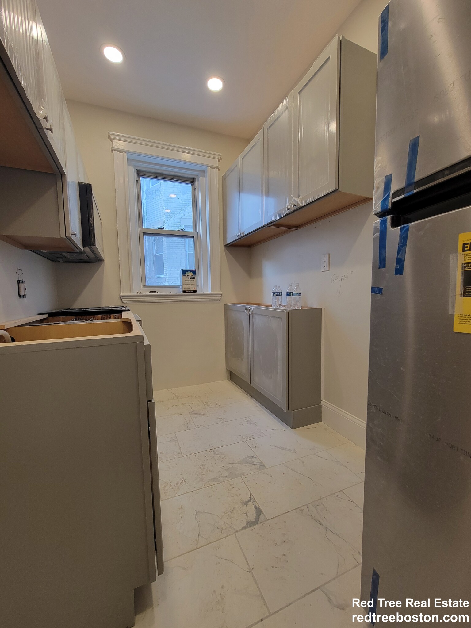 Studio bed, 1 bath apartment for rent at 109 Strathmore Rd Unit 11, Brighton — photo 7 of 16