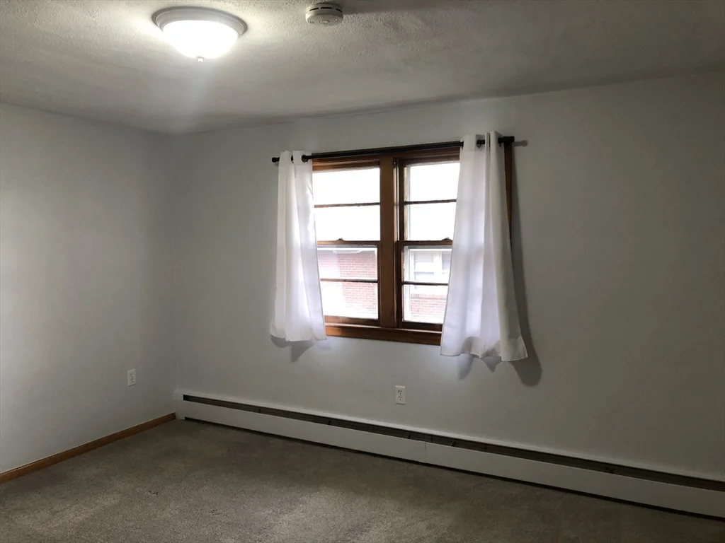 1 bed, 1 bath apartment for rent at 109 Trapelo Unit 3, Waltham — photo 5 of 17