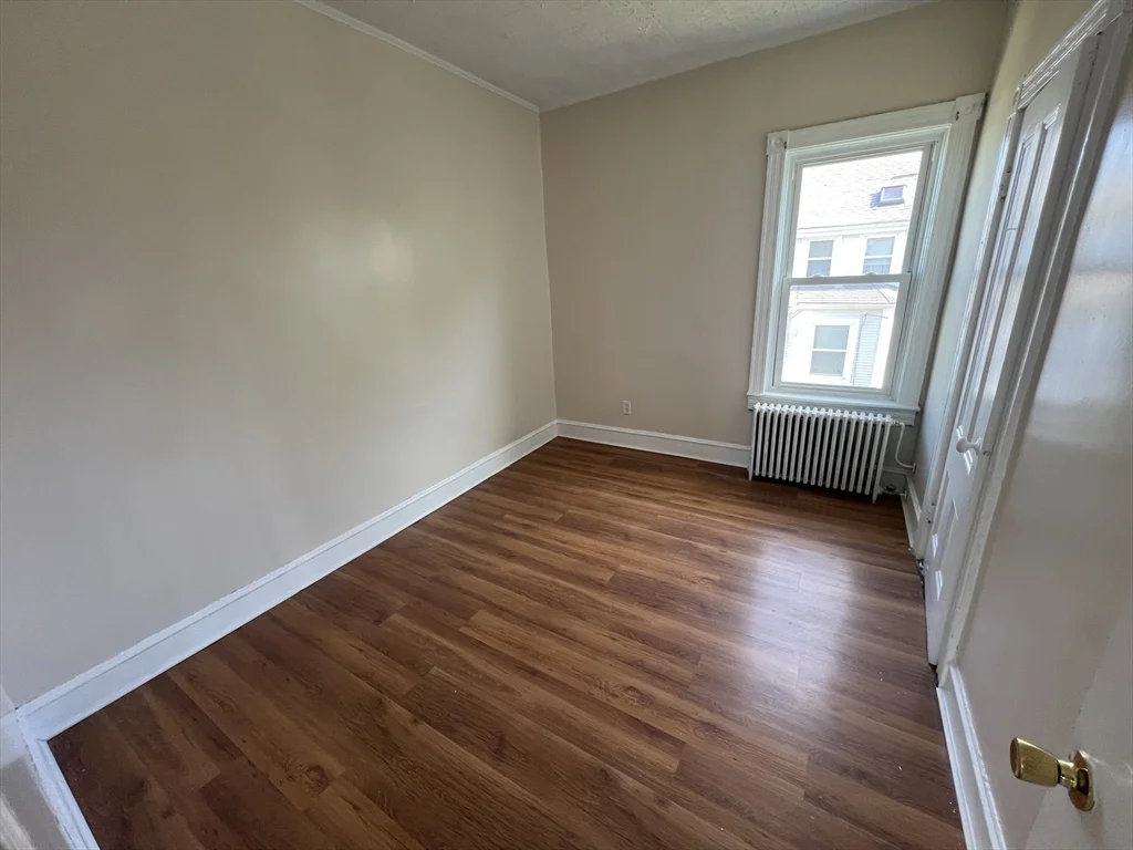 3 bed, 1 bath apartment for rent at 109 Walker St Unit 2, Fall River — photo 7 of 14