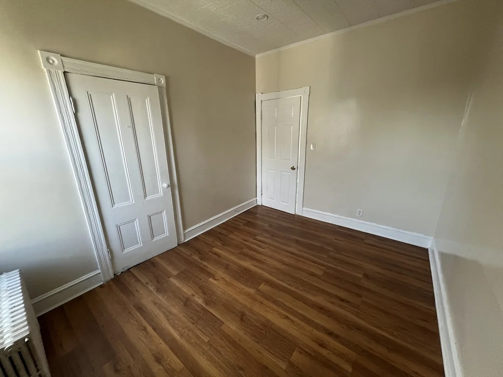 3 bed, 1 bath apartment for rent at 109 Walker St Unit 2, Fall River — photo 8 of 14