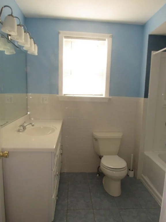 4 bed, 1 bath apartment for rent at 109 Walnut St, Malden — photo 12 of 15