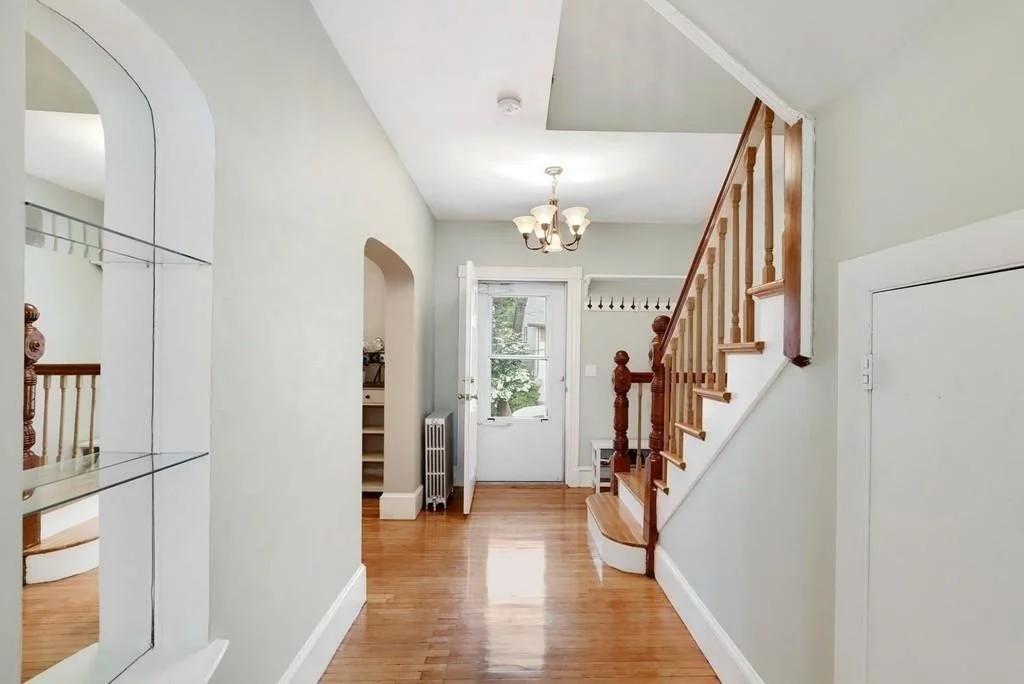 4 bed, 1 bath apartment for rent at 109 Walnut St, Malden — photo 5 of 15