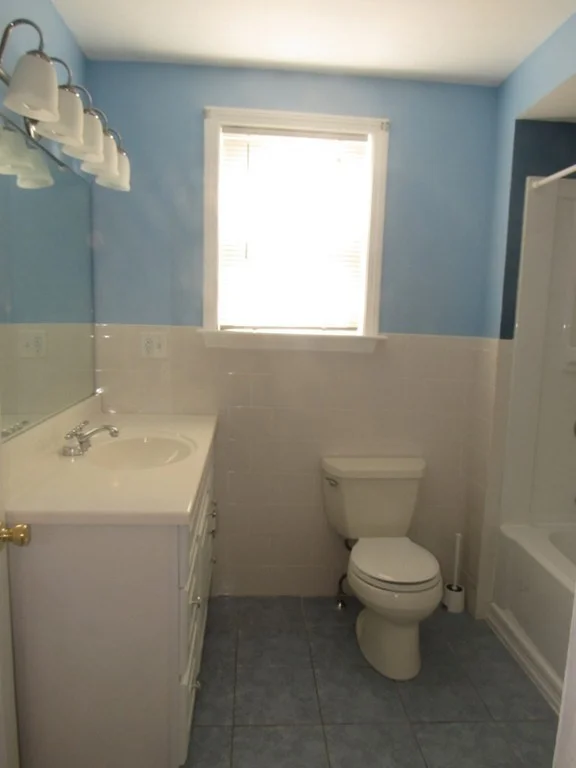 4 bed, 1 bath apartment for rent at 109 Walnut St Unit 109, Malden — photo 12 of 15