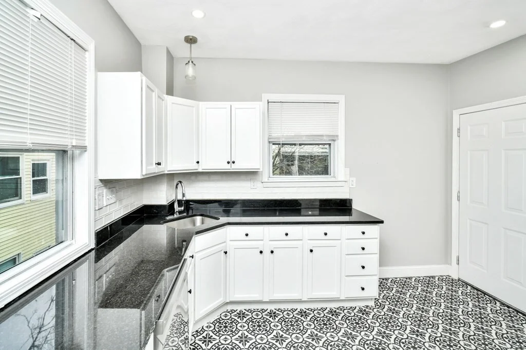 3 bed, 1 bath apartment for rent at 109 Walnut St Unit 3, Winter Hill — photo 3 of 22