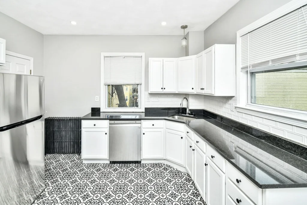 3 bed, 1 bath apartment for rent at 109 Walnut St Unit 3, Winter Hill — photo 1 of 22
