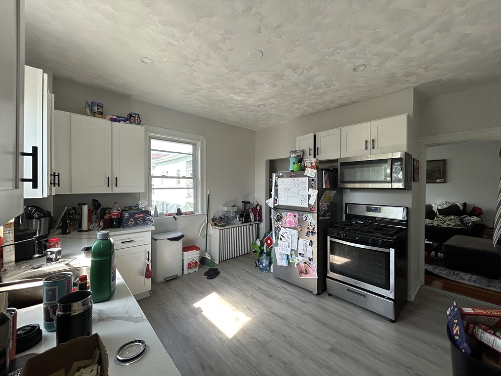 3 bed, 1 bath apartment for rent at 109 Walnut Unit 6, Winter Hill