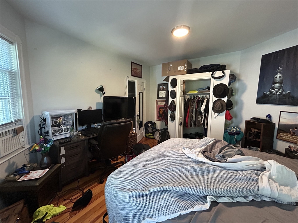 3 bed, 1 bath apartment for rent at 109 Walnut Unit 6, Winter Hill — photo 8 of 16
