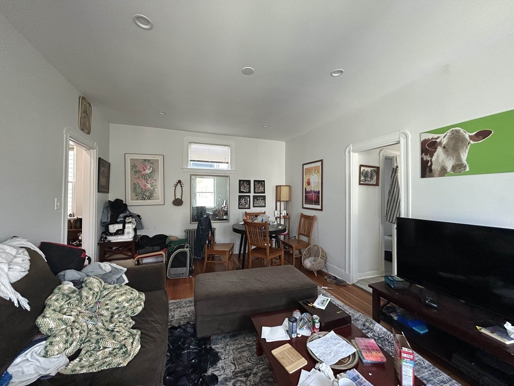 3 bed, 1 bath apartment for rent at 109 Walnut Unit 6, Winter Hill — photo 5 of 16