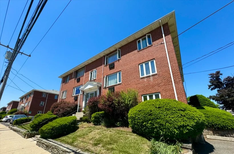 2 bed, 1 bath apartment for rent at 109 Warren St Unit 3, Watertown — photo 1 of 12