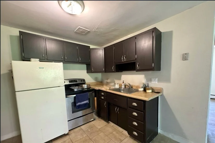 2 bed, 1 bath apartment for rent at 109 Warren St Unit 3, Watertown — photo 4 of 12