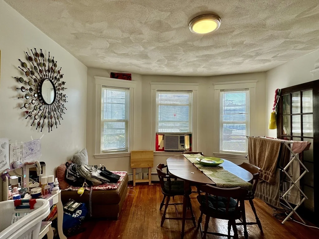2 bed, 1 bath apartment for rent at 109 Waterston Ave Unit 1, Quincy — photo 5 of 14