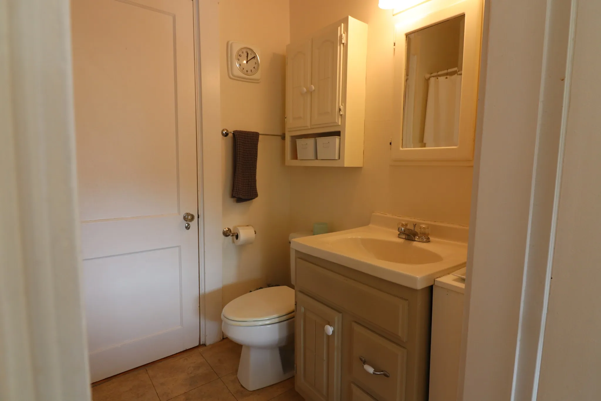 2 bed, 1 bath apartment for rent at 1090 Beacon St Unit 2, Brookline — photo 7 of 12