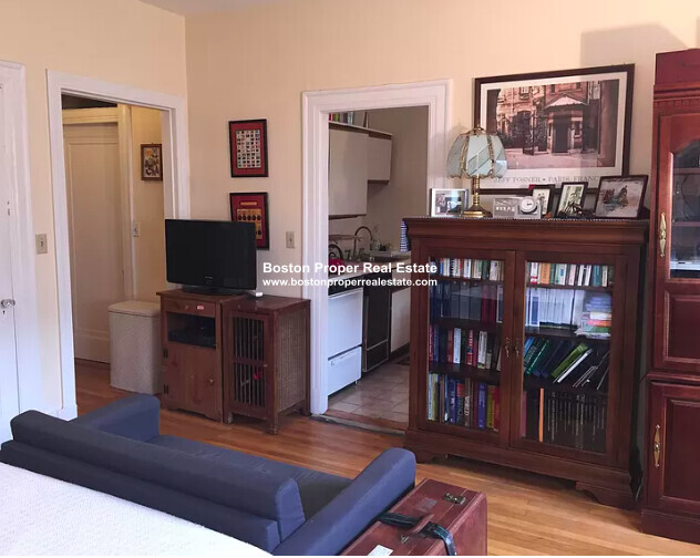 Studio bed, 1 bath apartment for rent at 1091 Boylston St Unit 34, Fenway — photo 2 of 11
