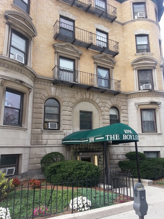 Studio bed, 1 bath apartment for rent at 1091 Boylston St Unit 4, Fenway — photo 5 of 5
