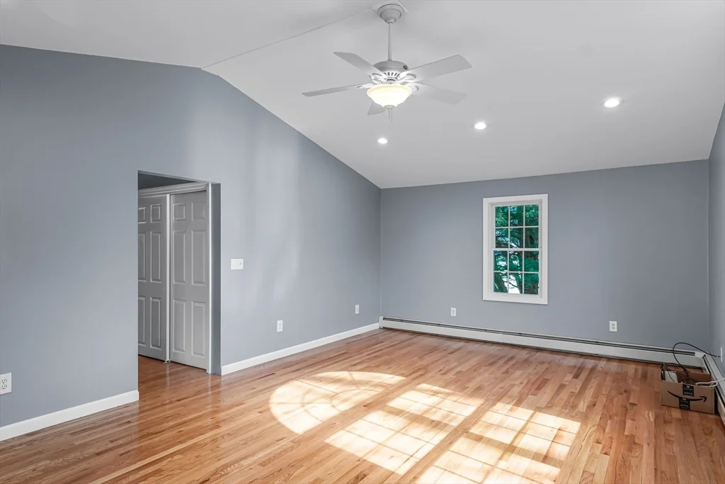 2 bed, 1 bath apartment for rent at 1091 Taunton Ave, Seekonk — photo 8 of 25