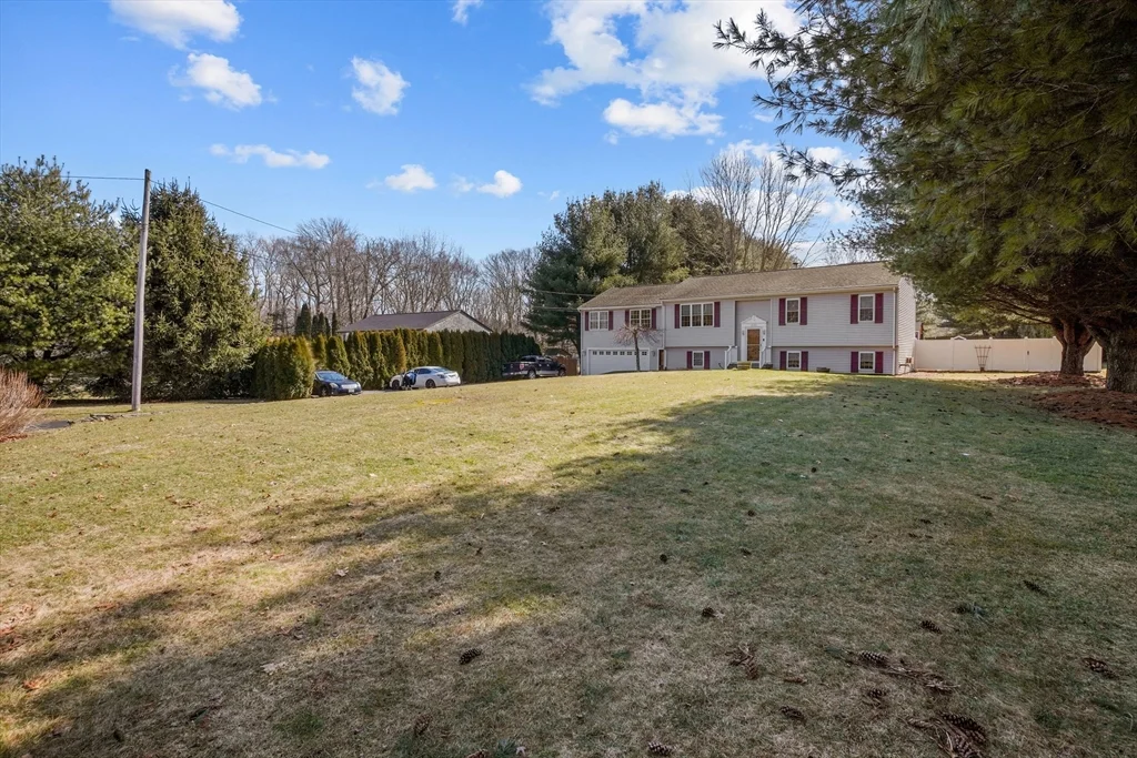 2 bed, 1 bath apartment for rent at 1091 Taunton Ave, Seekonk — photo 25 of 25