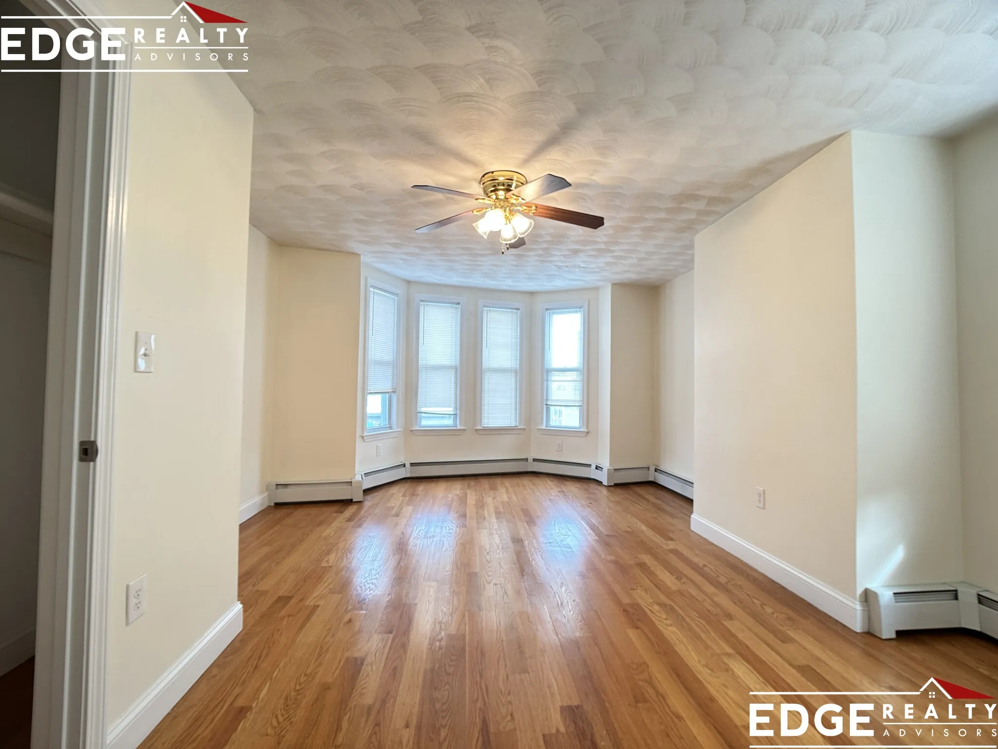 3 bed, 1 bath apartment for rent at 1092 Cambridge St Unit 1094, Inman Square — photo 4 of 5