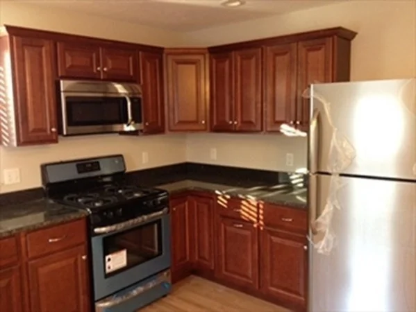 2 bed, 1 bath apartment for rent at 1093 High St Unit 1093, Bridgewater — photo 3 of 9