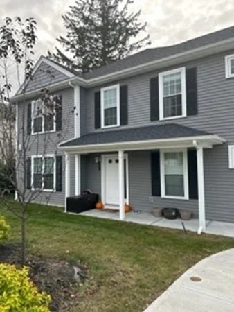 2 bed, 1 bath apartment for rent at 1093 Main St Unit 1, South Weymouth — photo 2 of 10