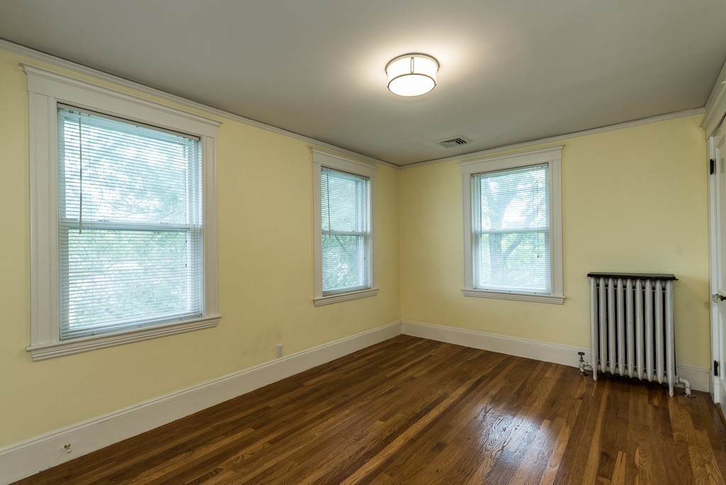 4 bed, 3 bath apartment for rent at 1094 Centre St, Newton — photo 13 of 36
