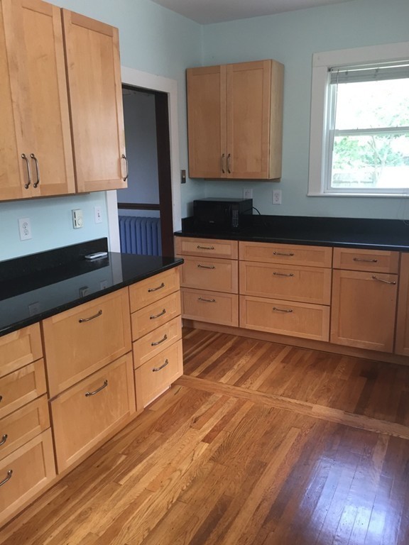 4 bed, 3 bath apartment for rent at 1094 Centre St, Newton — photo 5 of 36