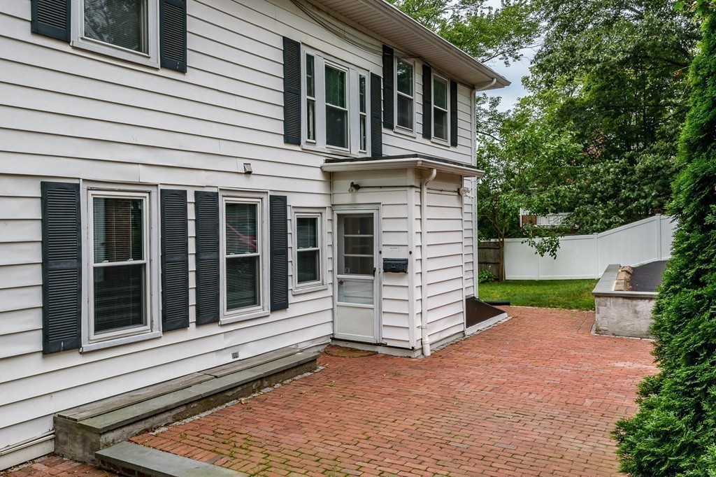 4 bed, 3 bath apartment for rent at 1094 Centre St, Newton — photo 24 of 36