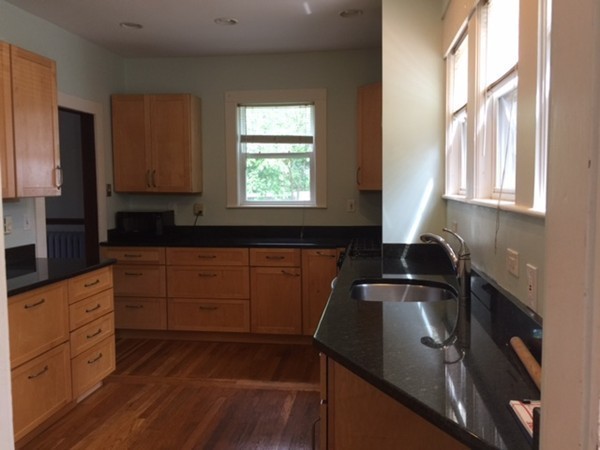 4 bed, 3 bath apartment for rent at 1094 Centre St, Newton — photo 3 of 36