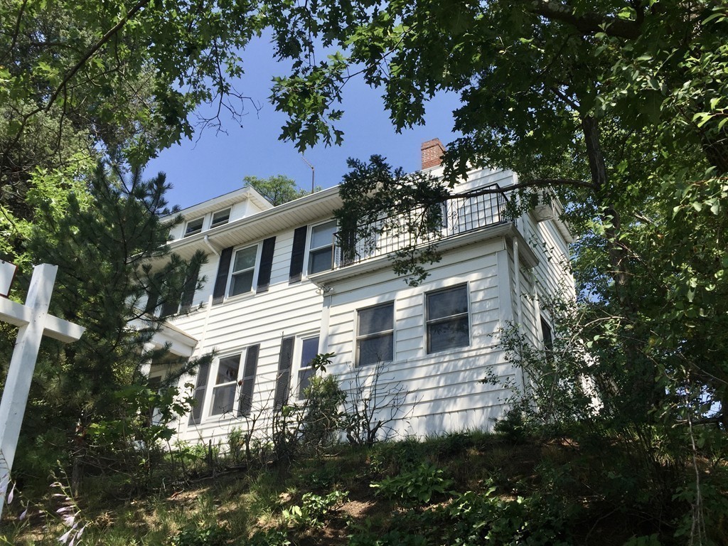 4 bed, 3 bath apartment for rent at 1094 Centre St, Newton — photo 1 of 36