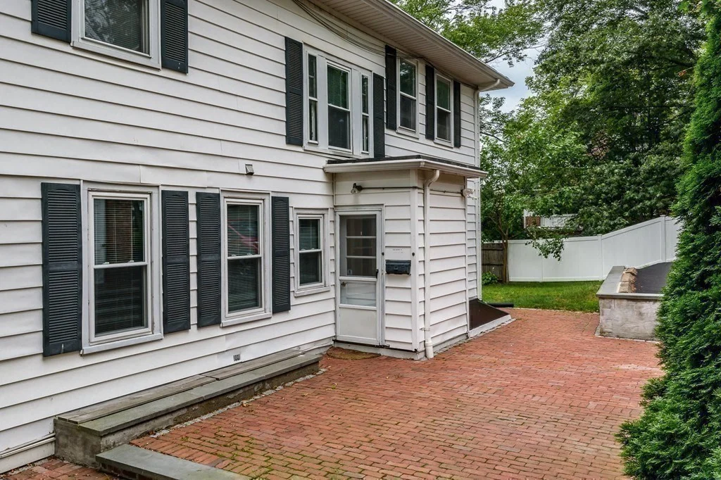 4 bed, 3 bath apartment for rent at 1094 Centre St, Newton — photo 32 of 36