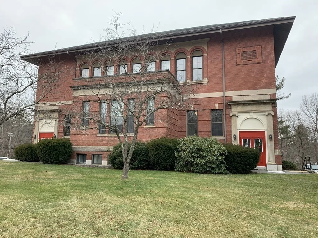 2 bed, 1 bath apartment for rent at 1098 Stafford St Unit 3, Leicester — photo 2 of 20