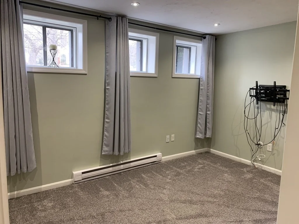 2 bed, 1 bath apartment for rent at 1098 Stafford St Unit 3, Leicester — photo 6 of 20