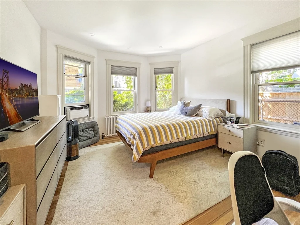 2 bed, 1 bath apartment for rent at 11 1/2 Centre St Unit 1, Harvard Square — photo 4 of 14