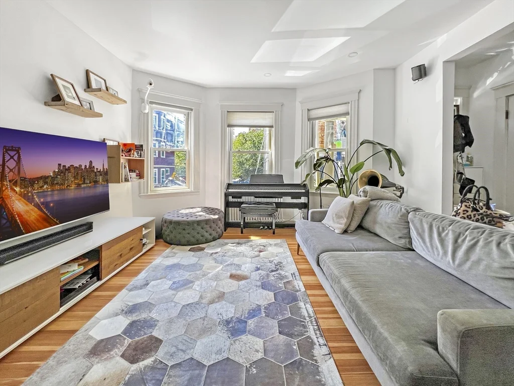 2 bed, 1 bath apartment for rent at 11 1/2 Centre St Unit 1, Harvard Square — photo 2 of 14